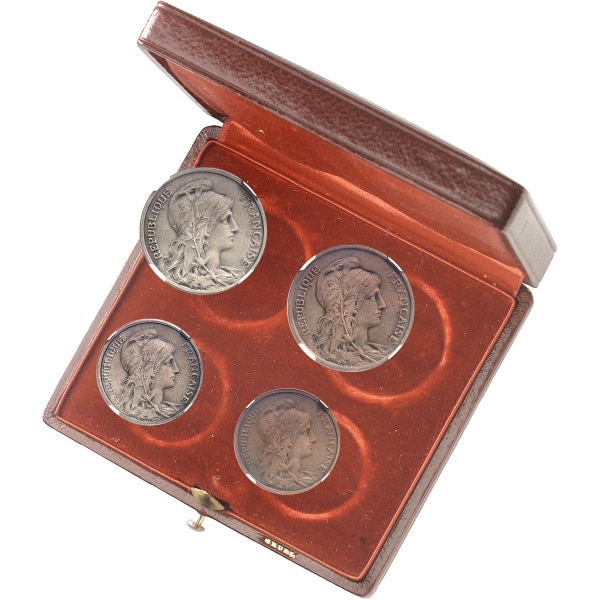 Lot 820