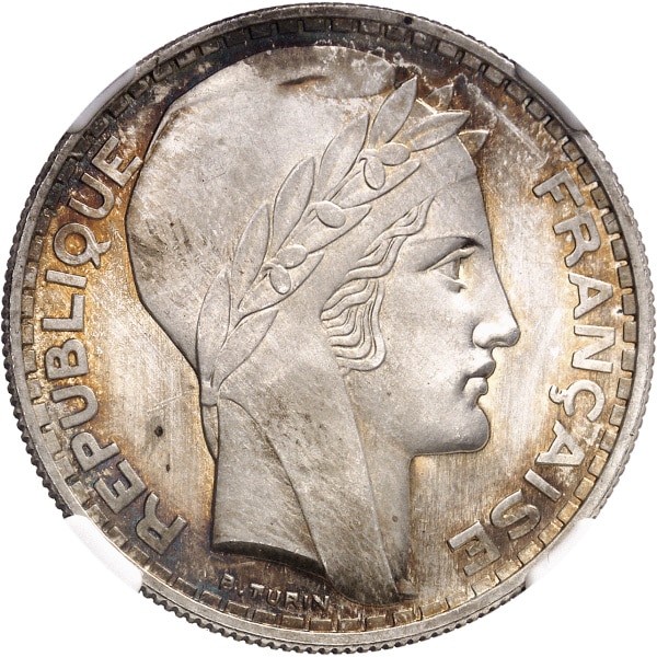 Lot 832