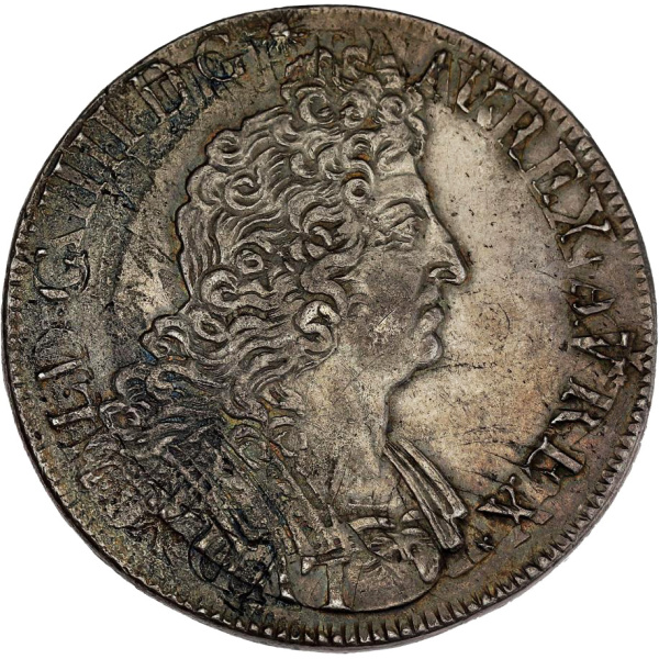 Lot 352